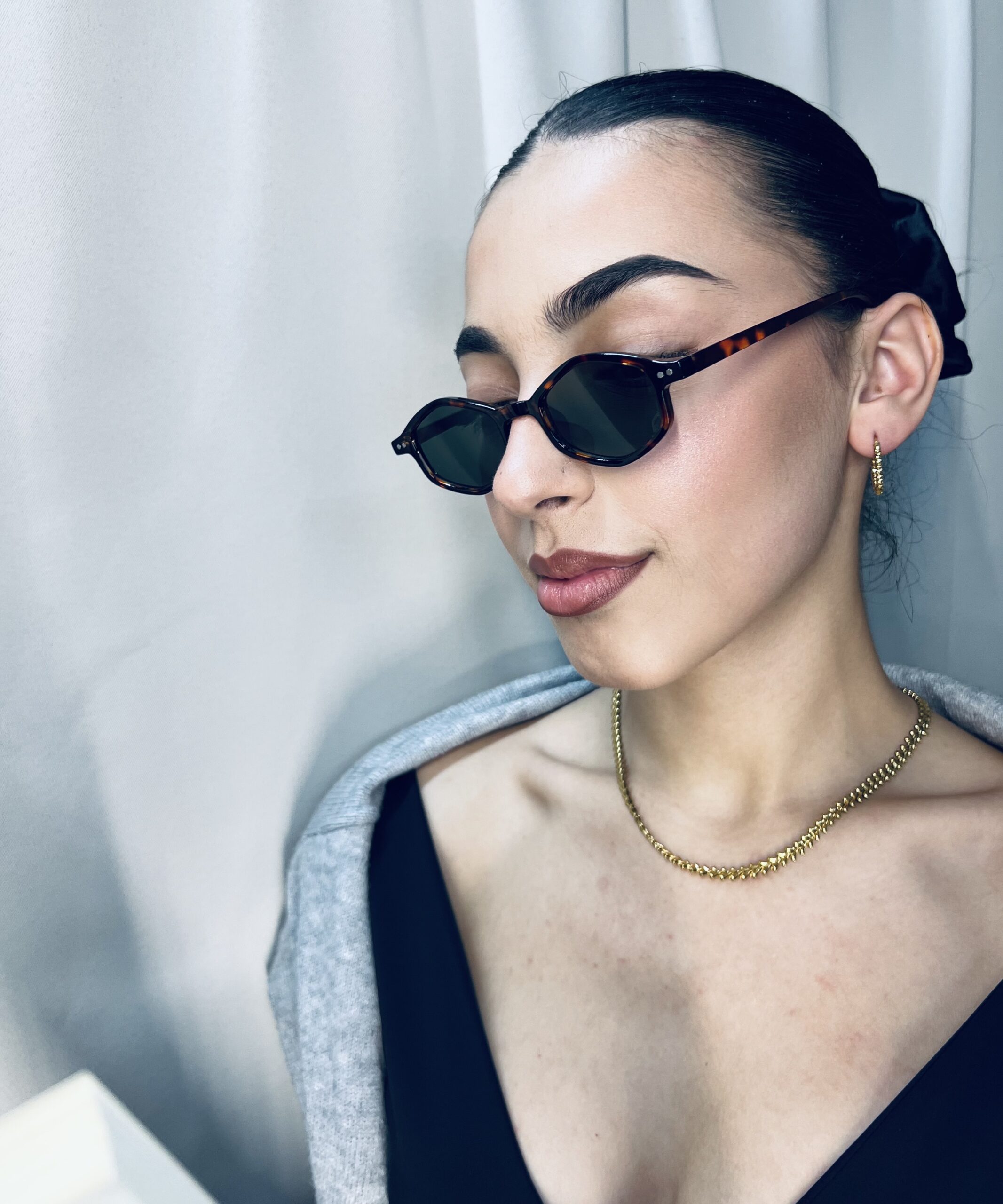 ΓΥΑΛΙΆ ΗΛΊΟΥ ΠΟΛΎΓΩΝΟ ΤΑΡΤΑΡΟΎΓΑ ΜΕ ΔΕΊΚΤΗ ΠΡΟΣΤΑΣΊΑ UV 400 ΓΙΑ 100% ΑΠΟΡΡΟΦΗΤΙΚΌΤΗΤΑ ΣΤΗΝ ΥΠΕΡΙΏΔΗ ΑΚΤΙΝΟΒΟΛΊΑ ΤΟΥ ΗΛΊΟΥ UVA-UVB - Image 4