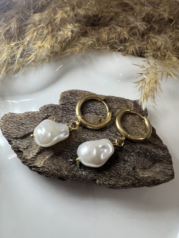 Hoop With Handing Pearl