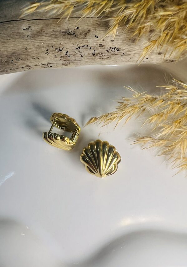 Gold Shell Clip