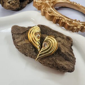 Half Heart Zircon
