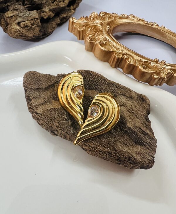 Half Heart Zircon